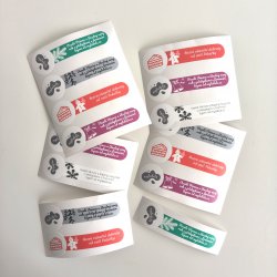 Přelepka na tašky a dárky s firemním logem (150ks)